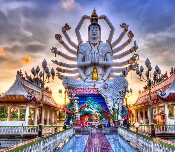 Wat Plai Laem Temple